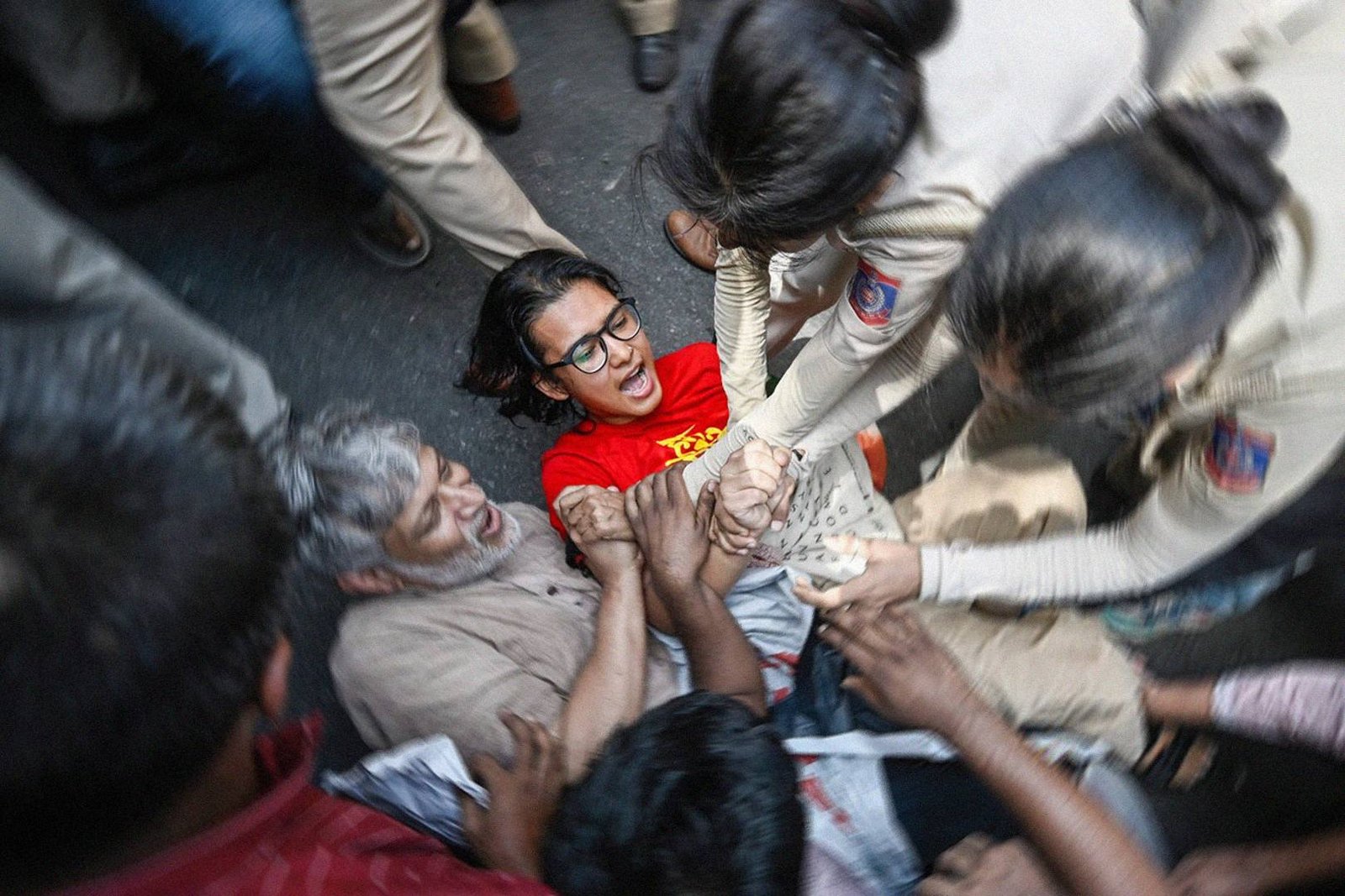 বিজেপির ঘরের মেয়ে, বিরোধী আন্দোলনের মুখ নেহা বোরা | দ্য পাবলিশ The Publish